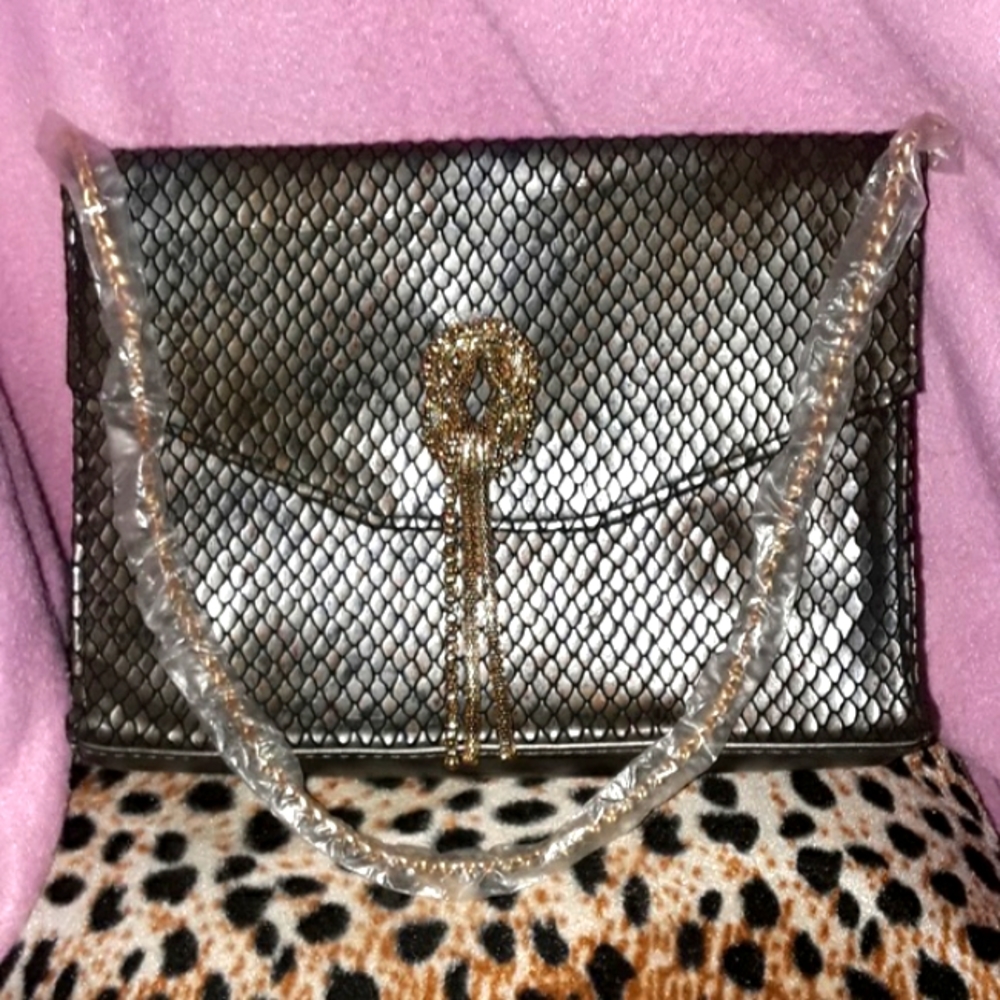 BRAND NEW ORIFLAME PURSE